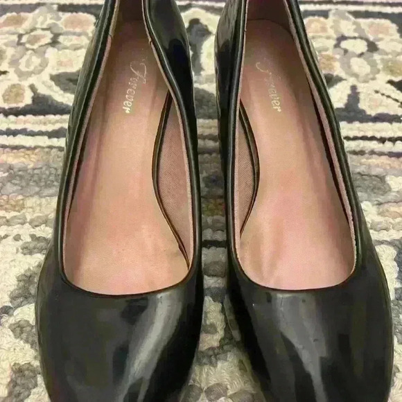 Forever 21 Patent Leather size 10 - Picture 7 of 7